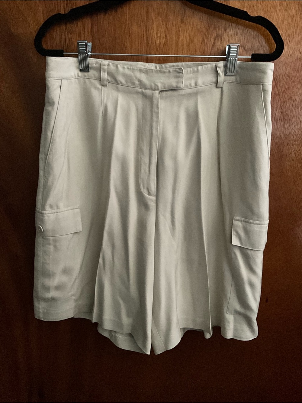 EP Pro Women's Cream High-Waist Cargo Bermuda Shorts